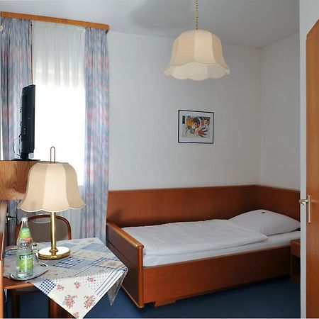 Hotel Gruener Baum Pommersfelden Exteriér fotografie